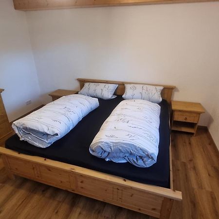 Ruhige Ferienwohnung Inklusive Garten Souterrain - Neu Renoviert Lachen エクステリア 写真