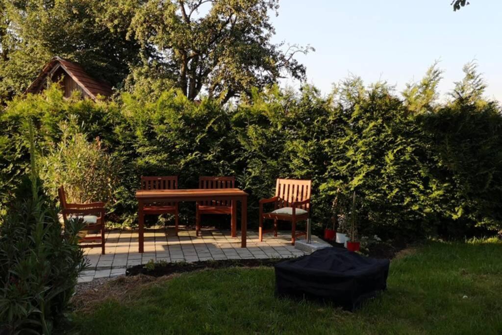 Ruhige Ferienwohnung Inklusive Garten Souterrain - Neu Renoviert Lachen エクステリア 写真