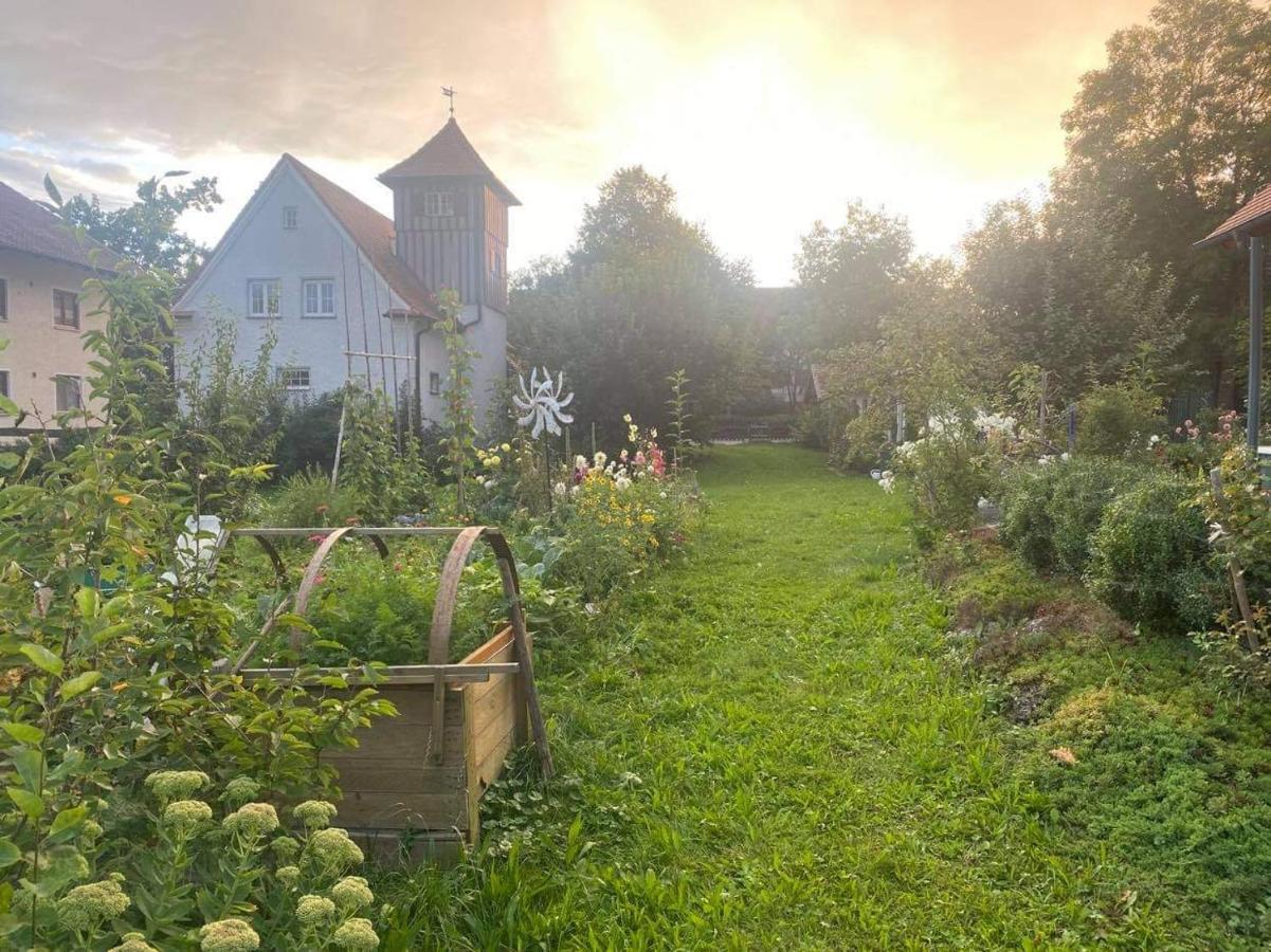 Ruhige Ferienwohnung Inklusive Garten Souterrain - Neu Renoviert Lachen エクステリア 写真
