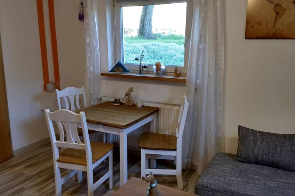 Ruhige Ferienwohnung Inklusive Garten Souterrain - Neu Renoviert Lachen エクステリア 写真